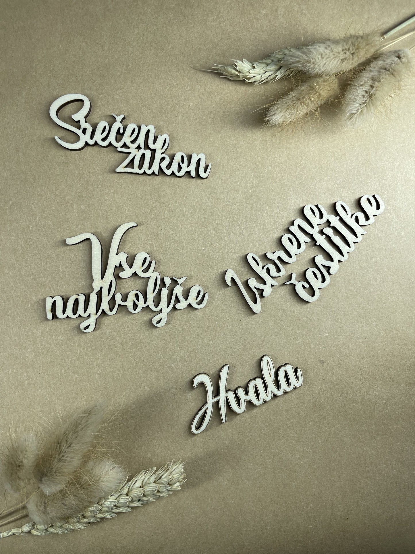 Leseni topper za torto po izbiri